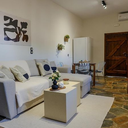 Almond Home Livadia  ภายนอก รูปภาพ