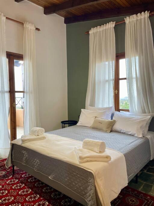 Almond Home Livadia  ภายนอก รูปภาพ