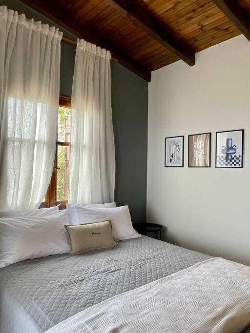 Almond Home Livadia  ภายนอก รูปภาพ