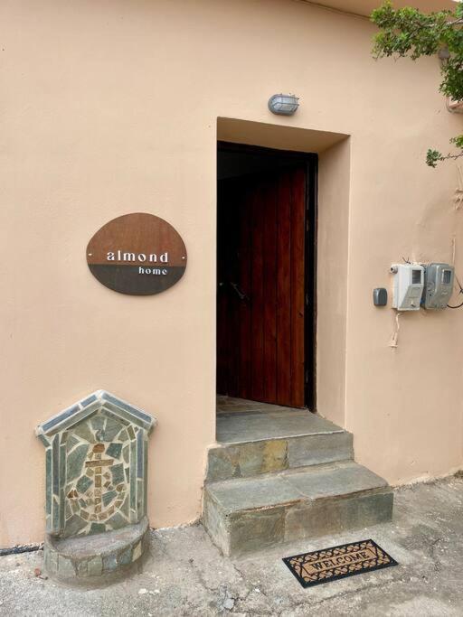 Almond Home Livadia  ภายนอก รูปภาพ