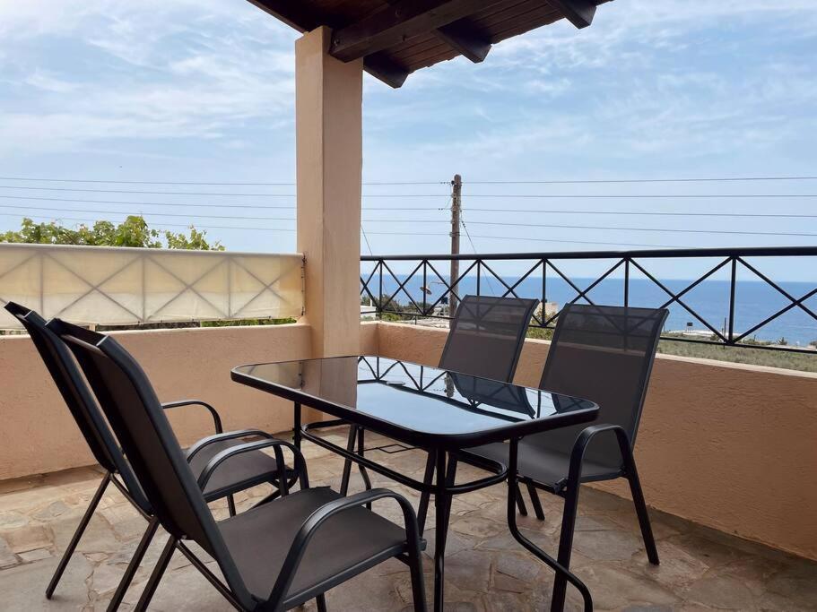 Almond Home Livadia  ภายนอก รูปภาพ