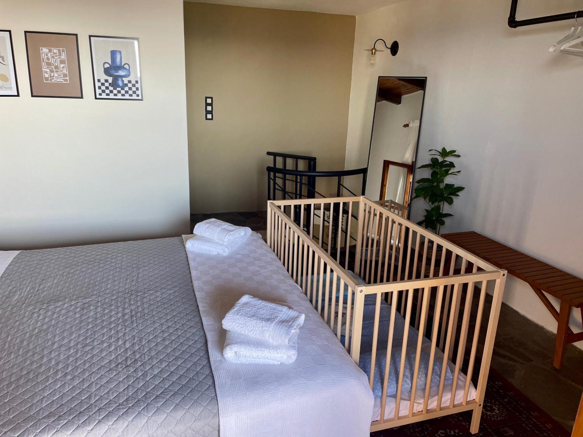 Almond Home Livadia  ภายนอก รูปภาพ